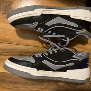 Li-Ning men’s casual shoeBlack and Gray Sneakers